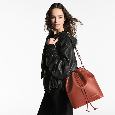 Noé MM Epi 皮革 in 女士's 時尚包款 所有系列 collections by Louis Vuitton (產品縮放)