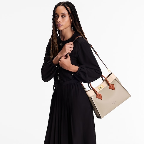 On My Side MM 高級皮革 in 女士's 時尚包款 女生包包總覽 collections by Louis Vuitton (產品縮放)