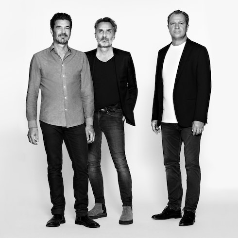 Origami Bowl GM By Atelier Oï in 行李箱、旅行用品及家居精品's 家居及餐具精品 家飾精品 collections by Louis Vuitton