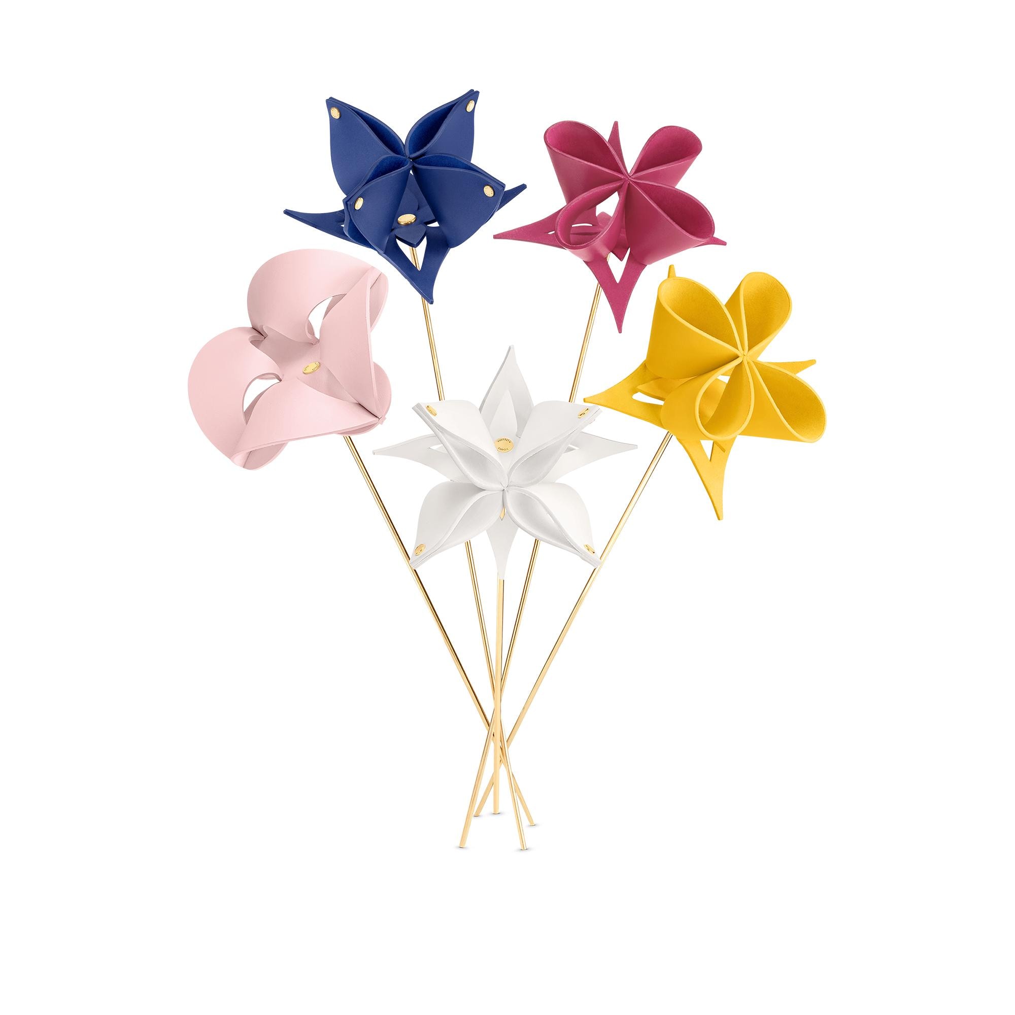 Origami Flowers by Atelier Oï  in 行李箱、旅行用品及家居精品