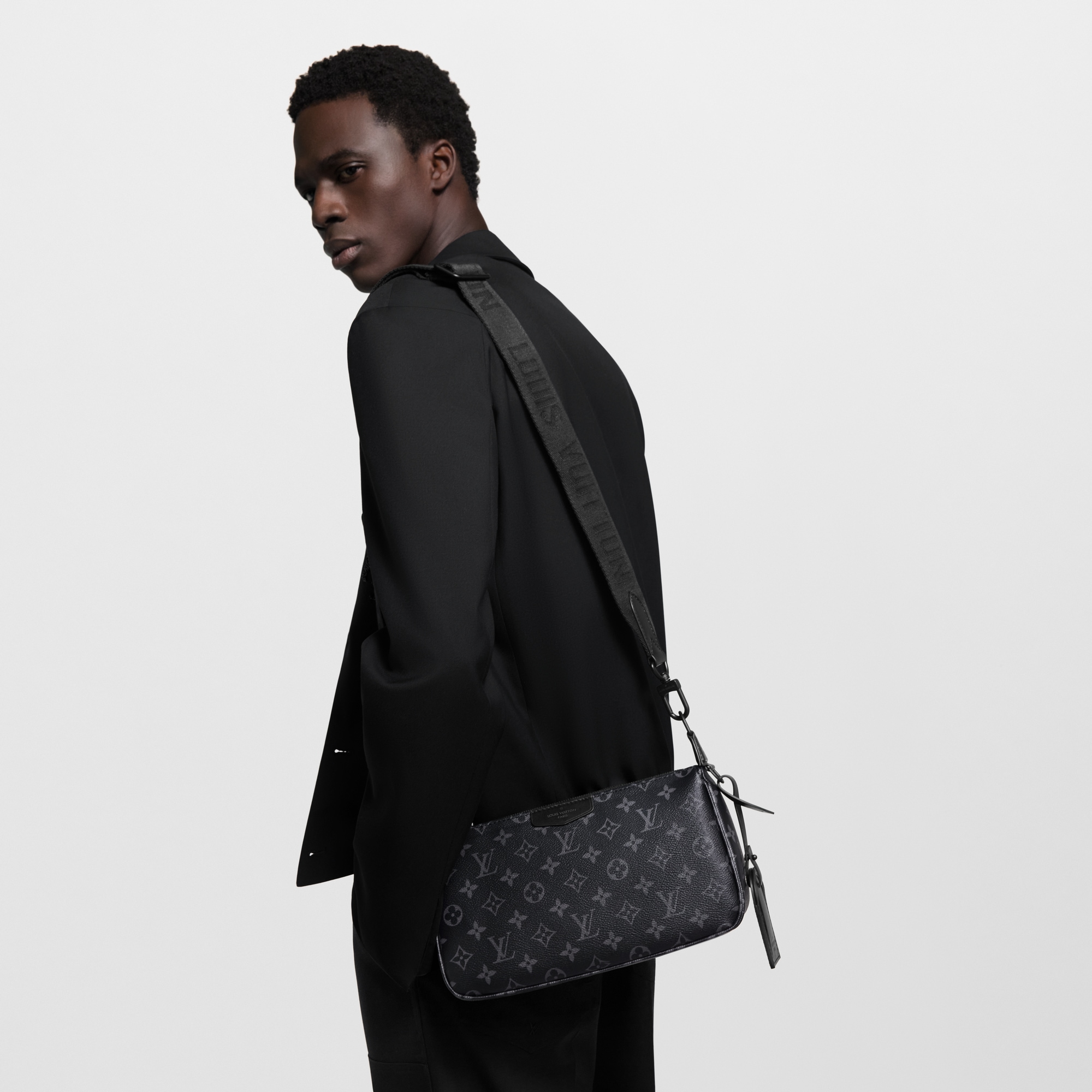 Pochette Accessoire XL Monogram Eclipse 帆布 in 時尚包包及小型皮件