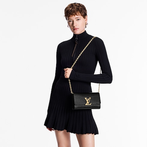 Pochette Louise Epi 皮革 in 女士's 時尚包款 所有系列 collections by Louis Vuitton (產品縮放)