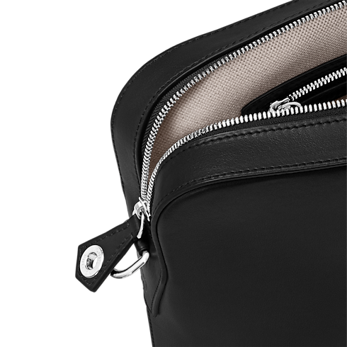 Porte Document Voyage PM 其他皮革 in 全新系列's 男士系列 New Formal 正裝系列 collections by Louis Vuitton (產品縮放)