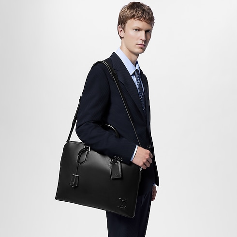 Porte Document Voyage PM 其他皮革 in 全新系列's 男士系列 New Formal 正裝系列 collections by Louis Vuitton (產品縮放)