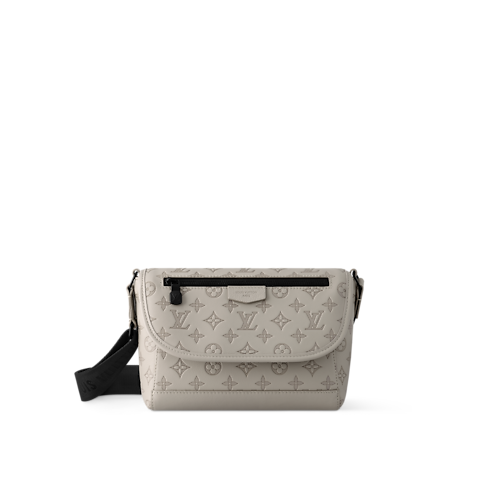 Pulse Messenger Monogram Shadow 皮革 in 時尚包包及小型皮件's 女士時尚包包 全新系列 collections by Louis Vuitton (產品縮放)