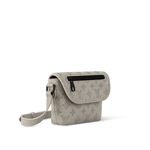 Pulse 可穿戴式錢包 Monogram Shadow 皮革 in 男士's 錢包及小型皮件 迷你包款 collections by Louis Vuitton (產品縮放)