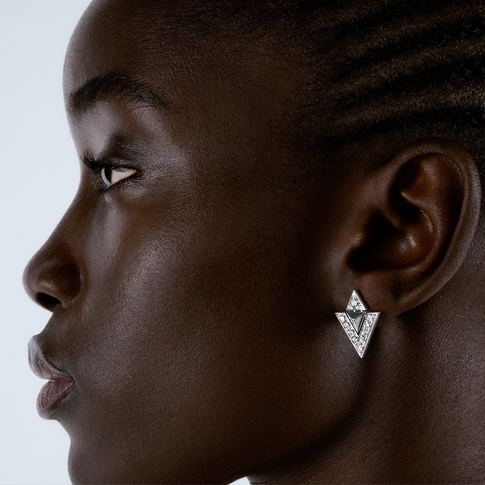 Pure V 耳環 - 配白K金及鑽石  in 珠寶系列