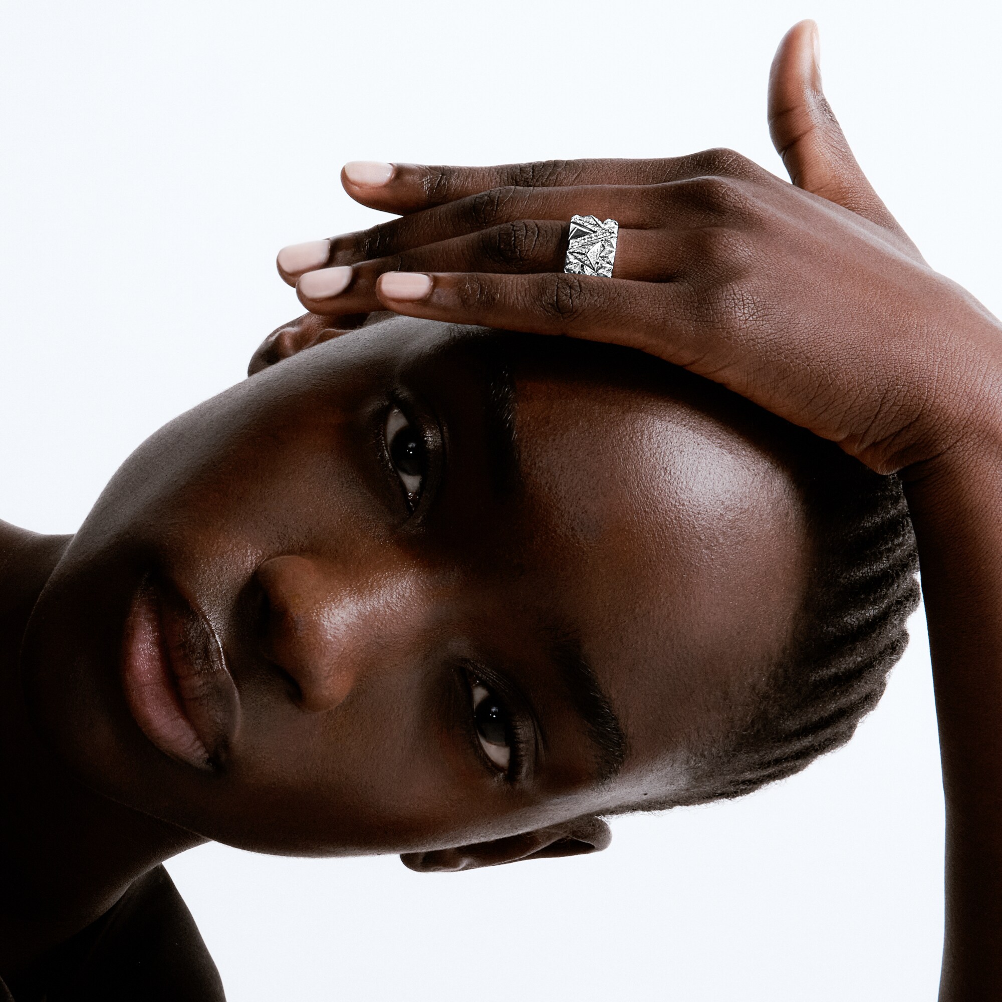 Pure V 戒指 - 配白K金及鑽石  in 珠寶系列