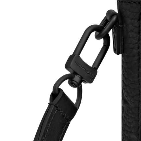 S-Lock 直式隨身錢包 Monogram Taurillon 皮革 in 男士's 皮件系列 All Collections collections by Louis Vuitton (產品縮放)