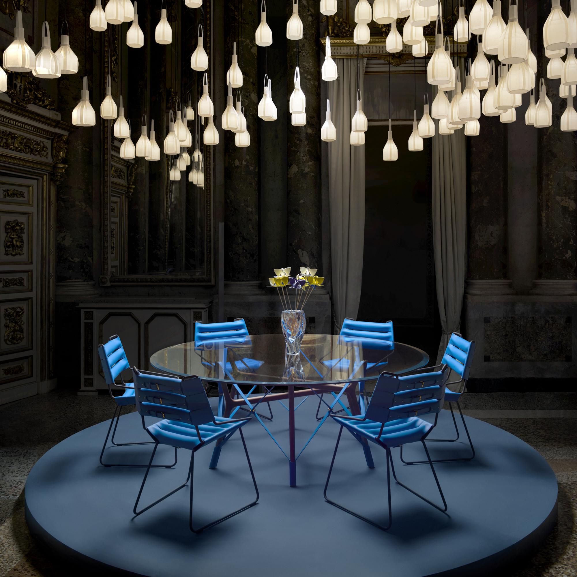 Serpentine Table GM by Atelier Oï  in 行李箱、旅行用品及家居精品