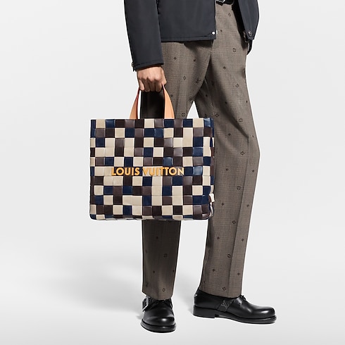 Shopper Tote MM in 時尚包包及小型皮件's 男士時尚包包 Shopper Tote 系列 collections by Louis Vuitton (產品縮放)