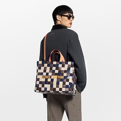 Shopper Tote MM in 時尚包包及小型皮件's 男士時尚包包 Shopper Tote 系列 collections by Louis Vuitton (產品縮放)