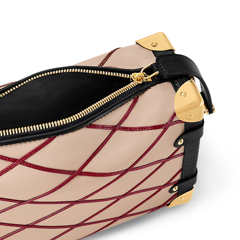 Side Trunk MM Malletage 皮革 in 女士's 時尚包款 所有系列 collections by Louis Vuitton (產品縮放)