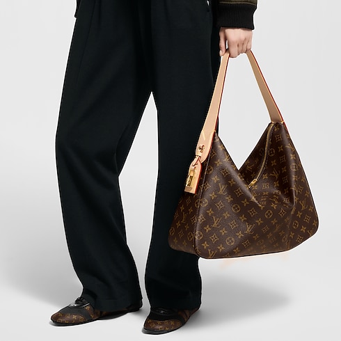 Slouchy MM Monogram 帆布 in 女士's 時尚包款 女生包包總覽 collections by Louis Vuitton (產品縮放)