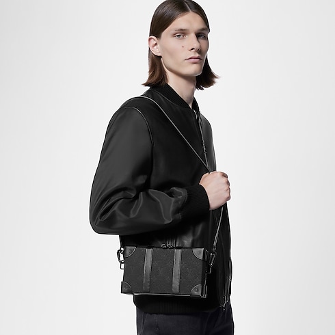 Soft Trunk 錢包 Monogram Taurillon 皮革 in 男士's 錢包及小型皮件 男裝錢包、皮夾及小型皮件總覽 collections by Louis Vuitton (產品縮放)