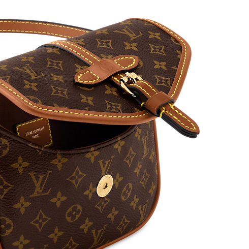 Solo Monogram 帆布 in 女士's 錢包及小型皮件 鏈條包及迷你包款 collections by Louis Vuitton (產品縮放)