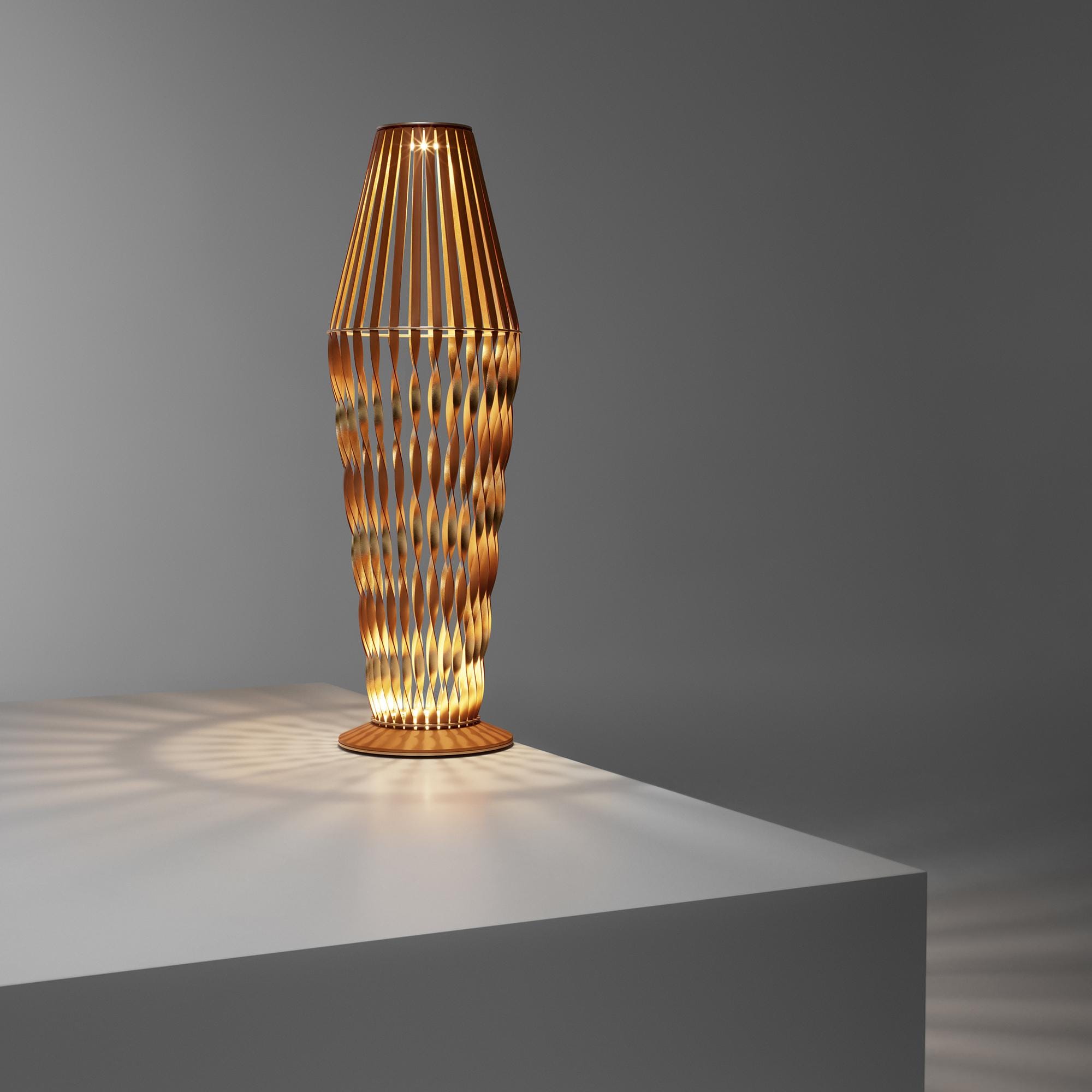 Spiral Lamp GM By Atelier Oï  in 行李箱、旅行用品及家居精品