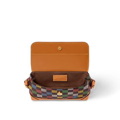 Steamer East West 可穿戴式錢包 Damier Other in 男士's 錢包及小型皮件 迷你包款 collections by Louis Vuitton (產品縮放)