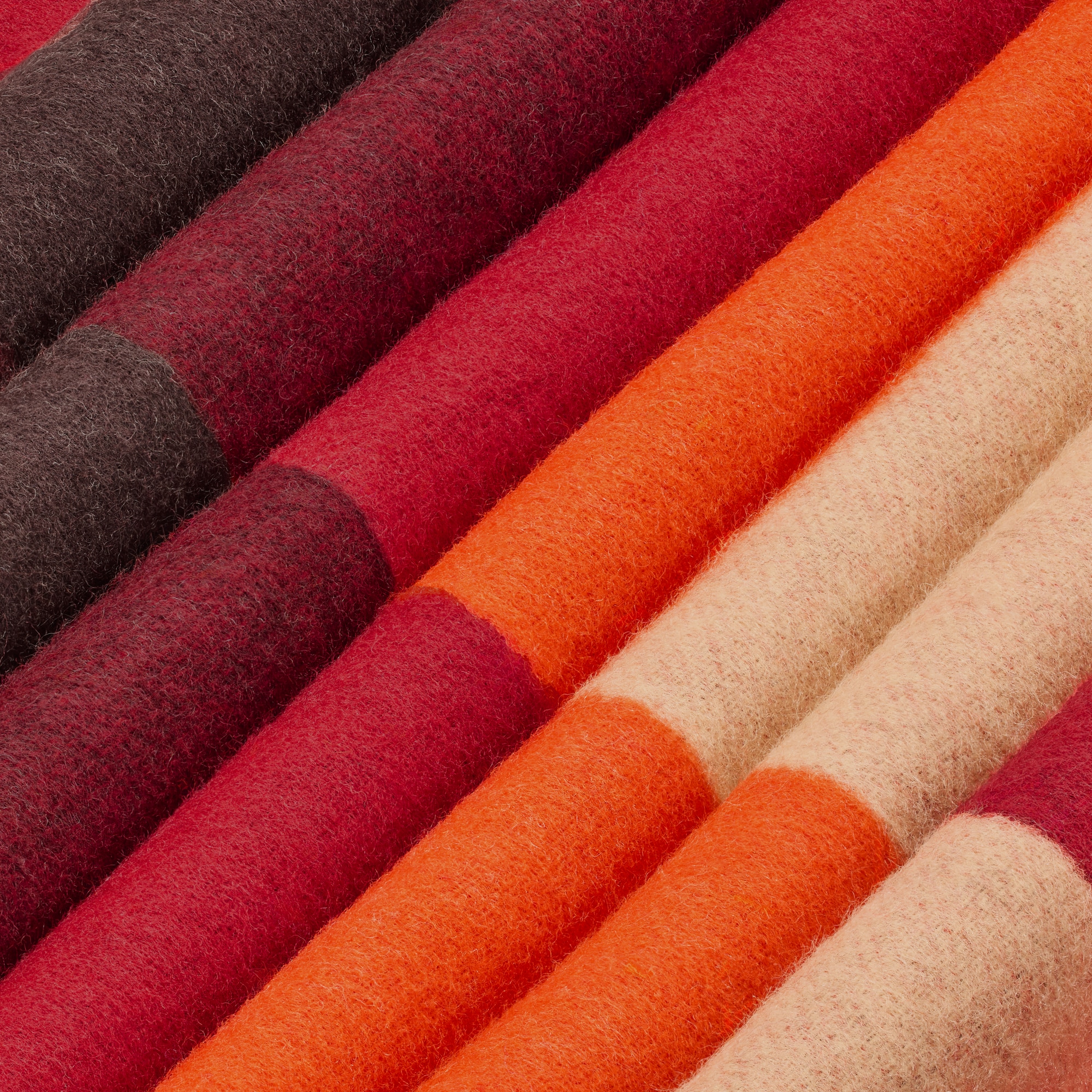 Sunset Throw 毛氈  in 行李箱、旅行用品及家居精品