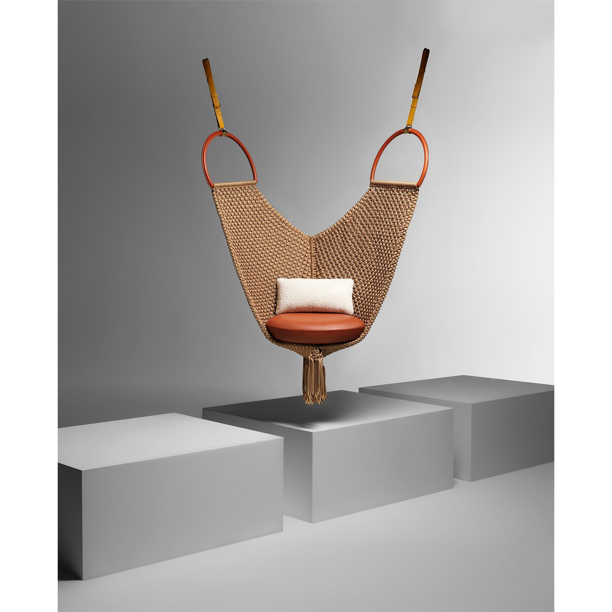Swing Chair by Patricia Urquiola  in 行李箱、旅行用品及家居精品
