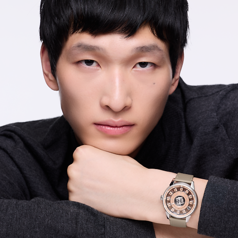 Tambour Spin Time Air Flying Tourbillon,自動機芯,42.5毫米,鉑金 in 腕錶系列's 腕錶總覽 } collections by Louis Vuitton (產品縮放)