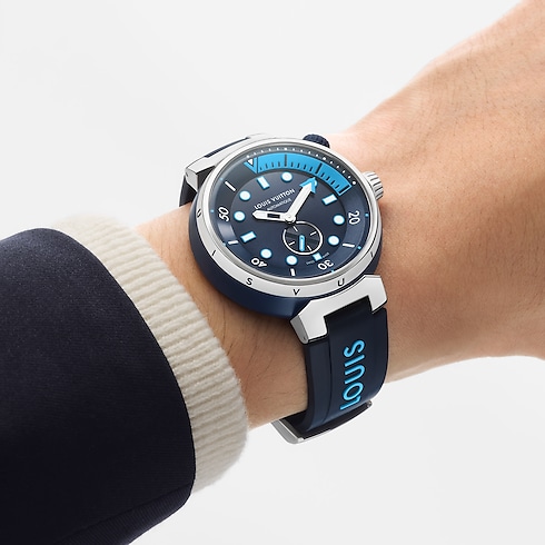 Tambour Street Diver - 自動機芯、44毫米及精鋼 in 腕錶系列's 腕錶總覽 } collections by Louis Vuitton (產品縮放)