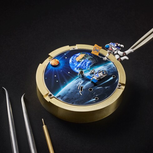 Tambour Taiko Galactique,手動上鍊,46.7毫米,鈦金屬及白K金 in 腕錶系列's 腕錶總覽 } collections by Louis Vuitton