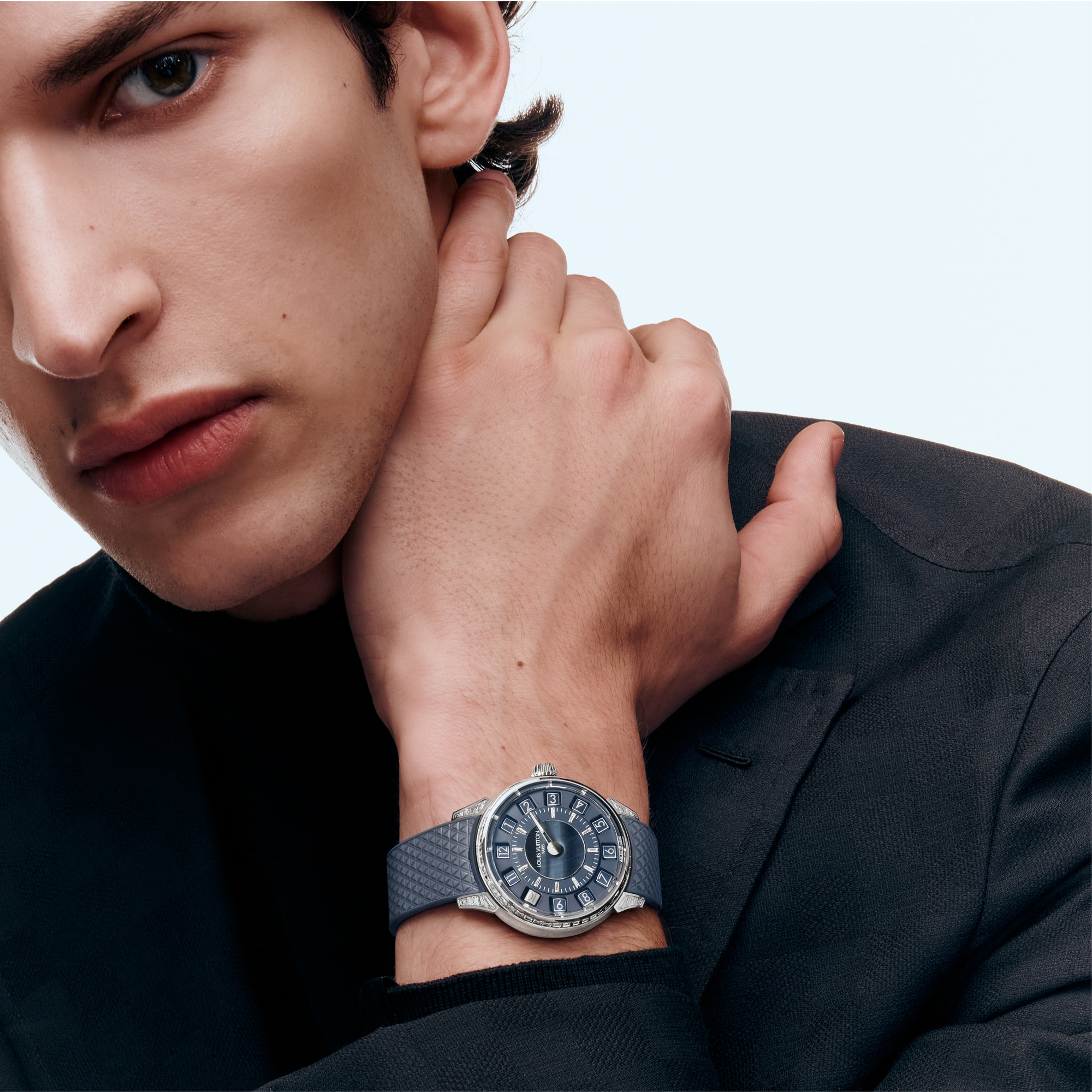 Tambour Taiko Spin Time，自動機芯，39.5毫米，白K金，鷹眼石及鑽石  in 腕錶系列