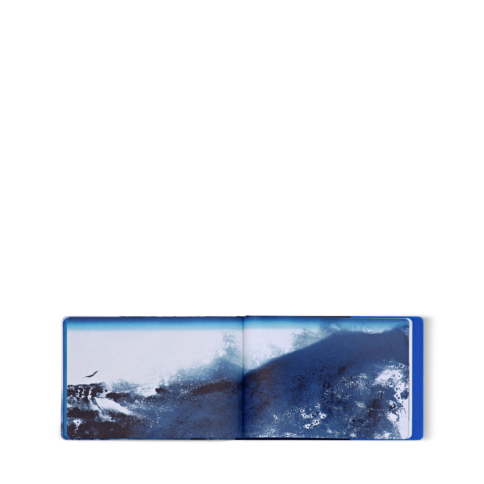 Travel Book Mediterranean Sea By Aurore de Morinerie  in 行李箱、旅行用品及家居精品