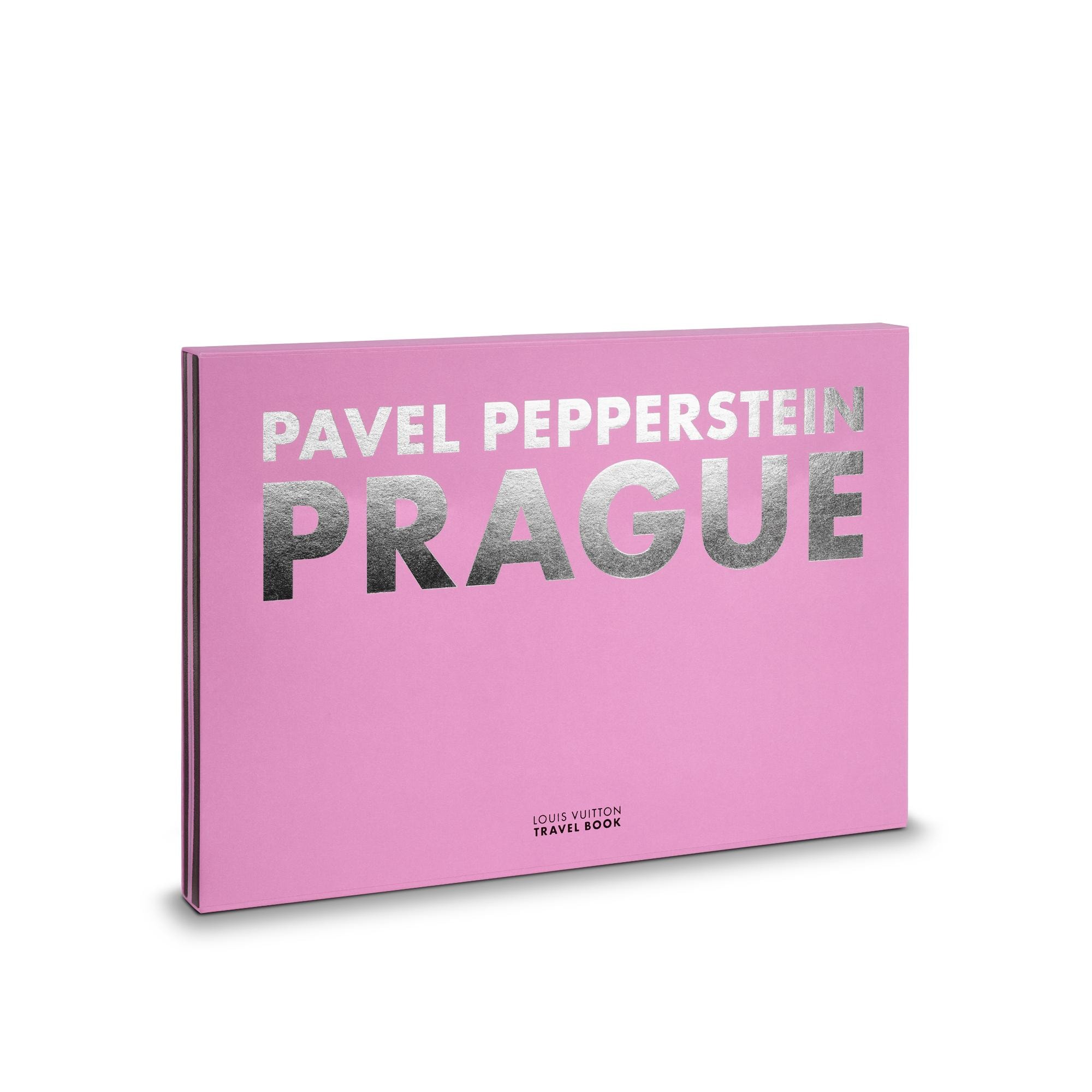 Travel Book Prague - 藝術家限量版  in 行李箱、旅行用品及家居精品