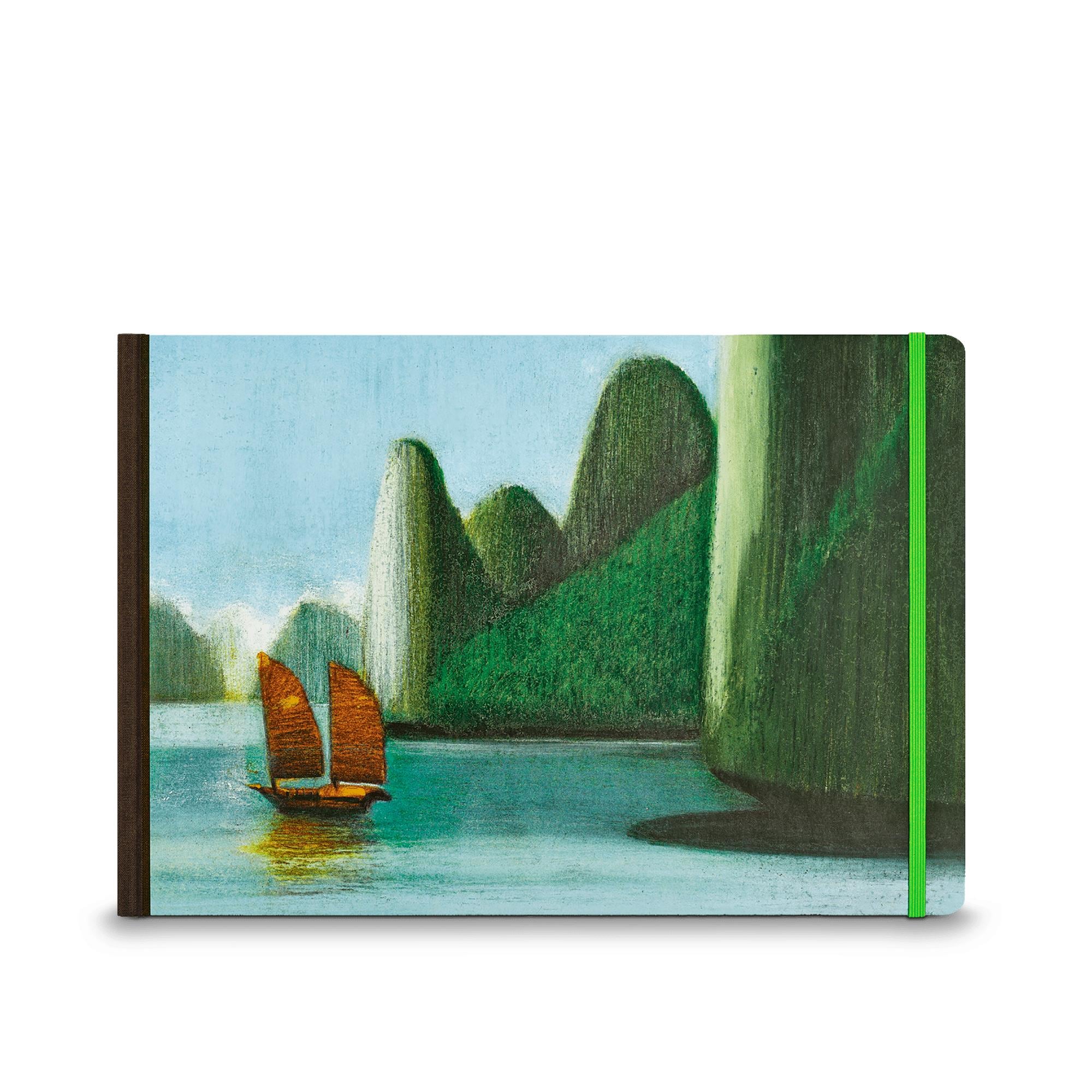 Travel Book Vietnam  in 行李箱、旅行用品及家居精品