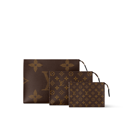 Trio Toilet Pouch 其他 Monogram 帆布 in 男士's 旅遊用品 旅遊配件 collections by Louis Vuitton (產品縮放)