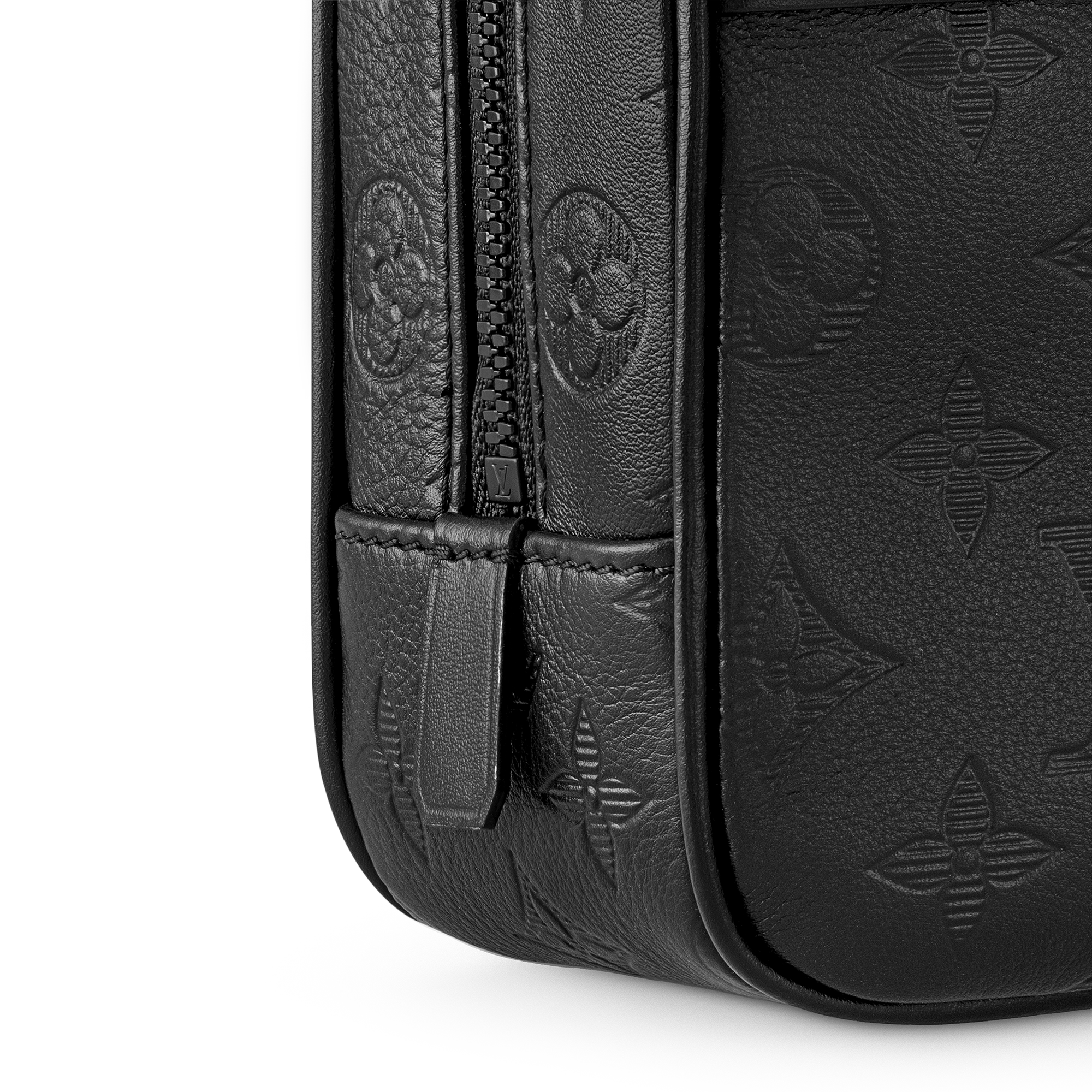 Trousse Toilette GM Monogram Shadow 皮革 in 男士