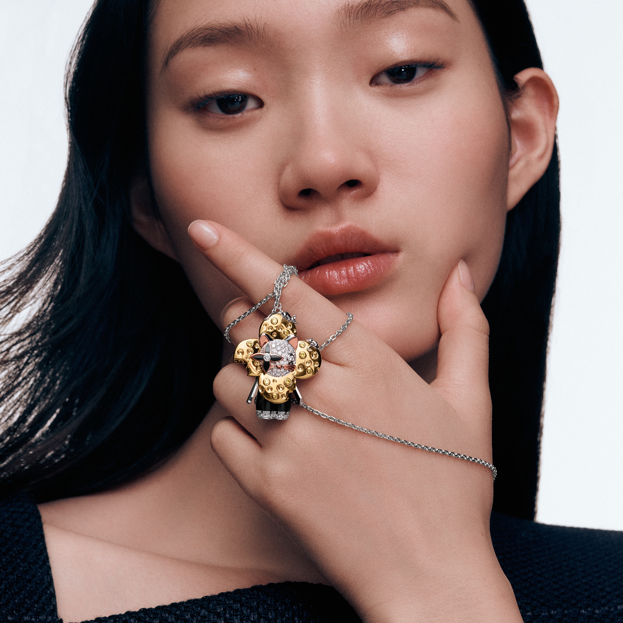 Vivienne Rat 吊墜 - 配三色K金、亮漆、鑽石及彩色寶石  in Les Extraordinaires