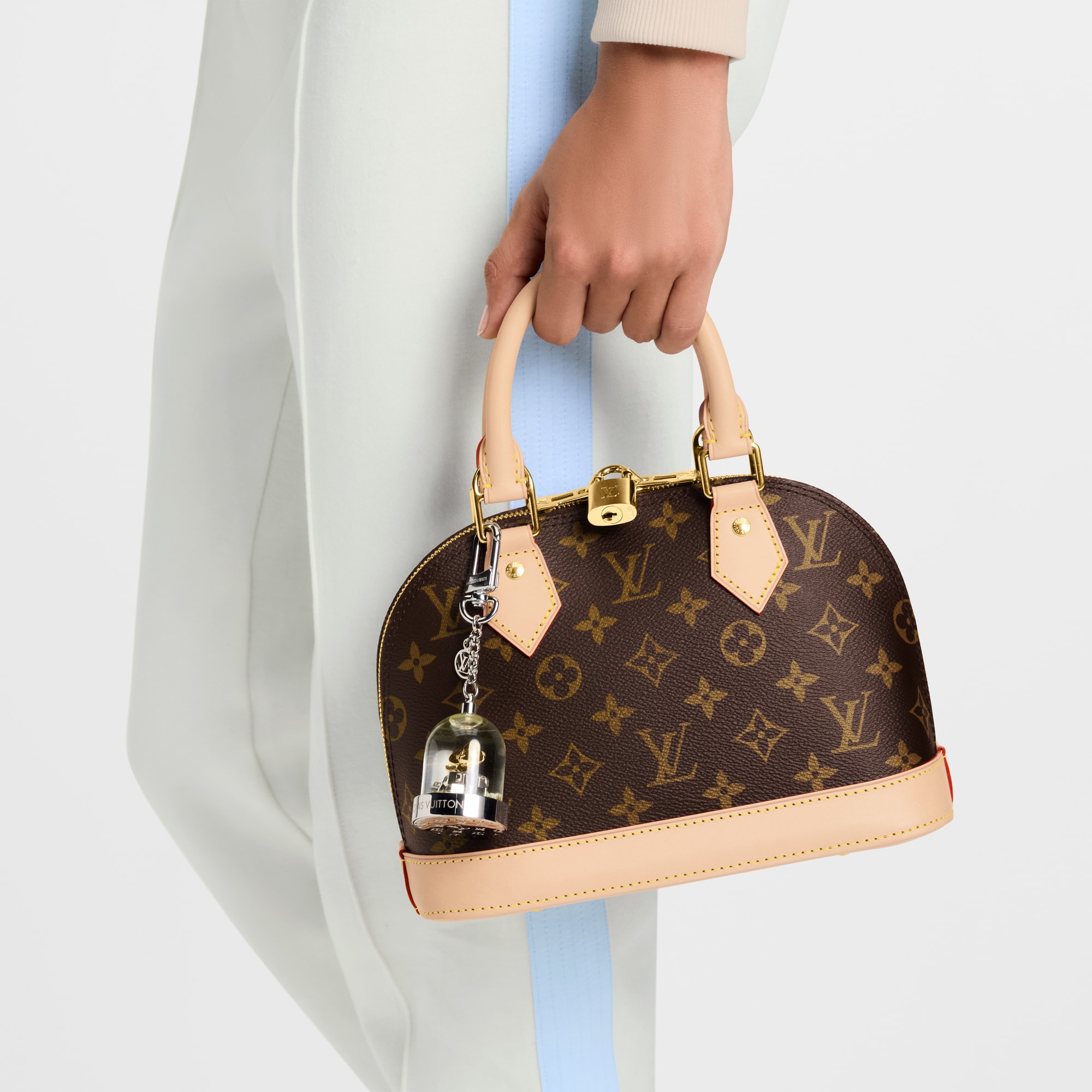 Vivienne Snowglobe 手袋吊飾 . in 女士