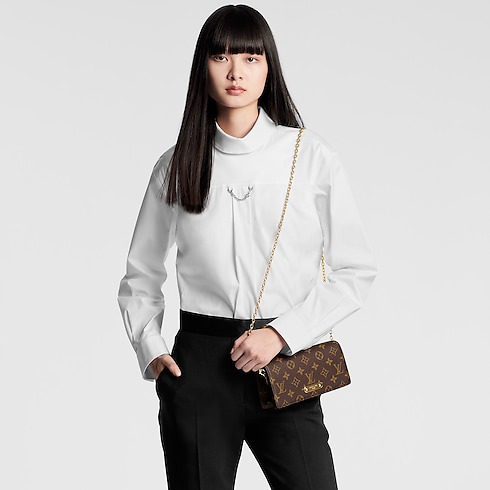 Wallet On Chain Lily Monogram 帆布 in 女士's 錢包及小型皮件 鏈條包及迷你包款 collections by Louis Vuitton (產品縮放)